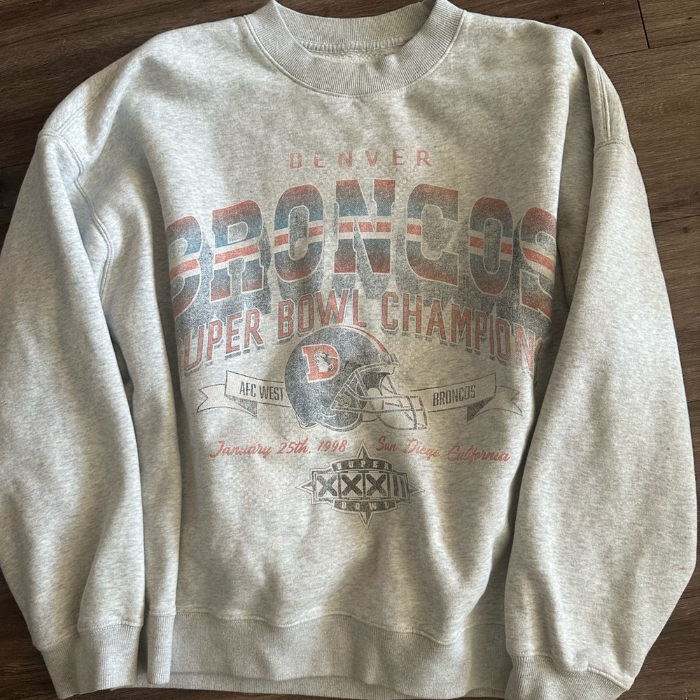 Denver Broncos Gray Super Bowl Champion Sweater - Abercrombie large